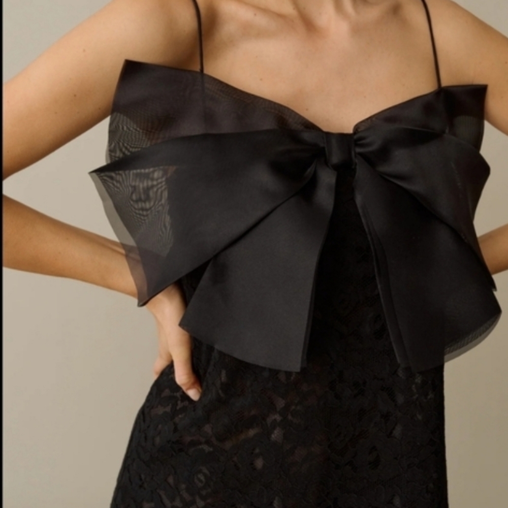 Few Moda Black Dinara Lace dress Size 6 NWT